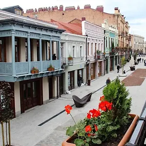  Апартаменты Comfortable Flat In Central Грузия